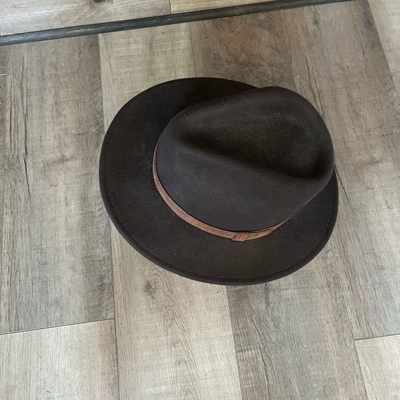 England designed, handmade, 100% wool flat brim hat - Picture 5 of 7